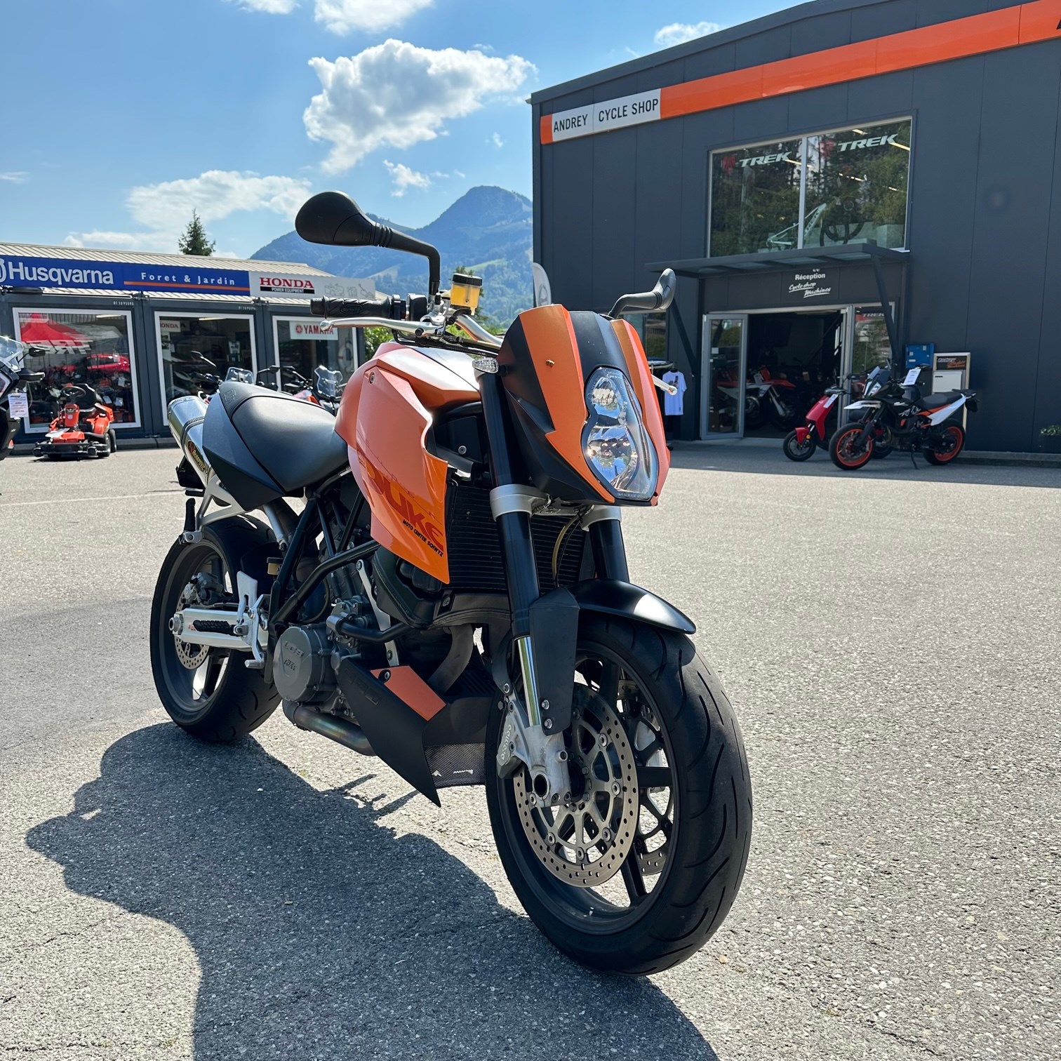 KTM 990 Super Duke-image-2