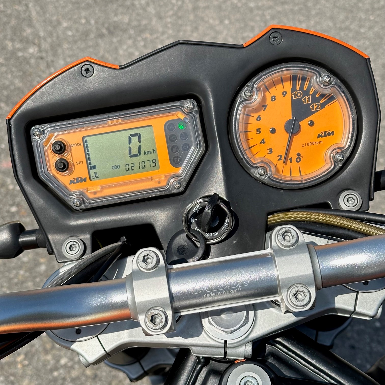 KTM 990 Super Duke-image-6