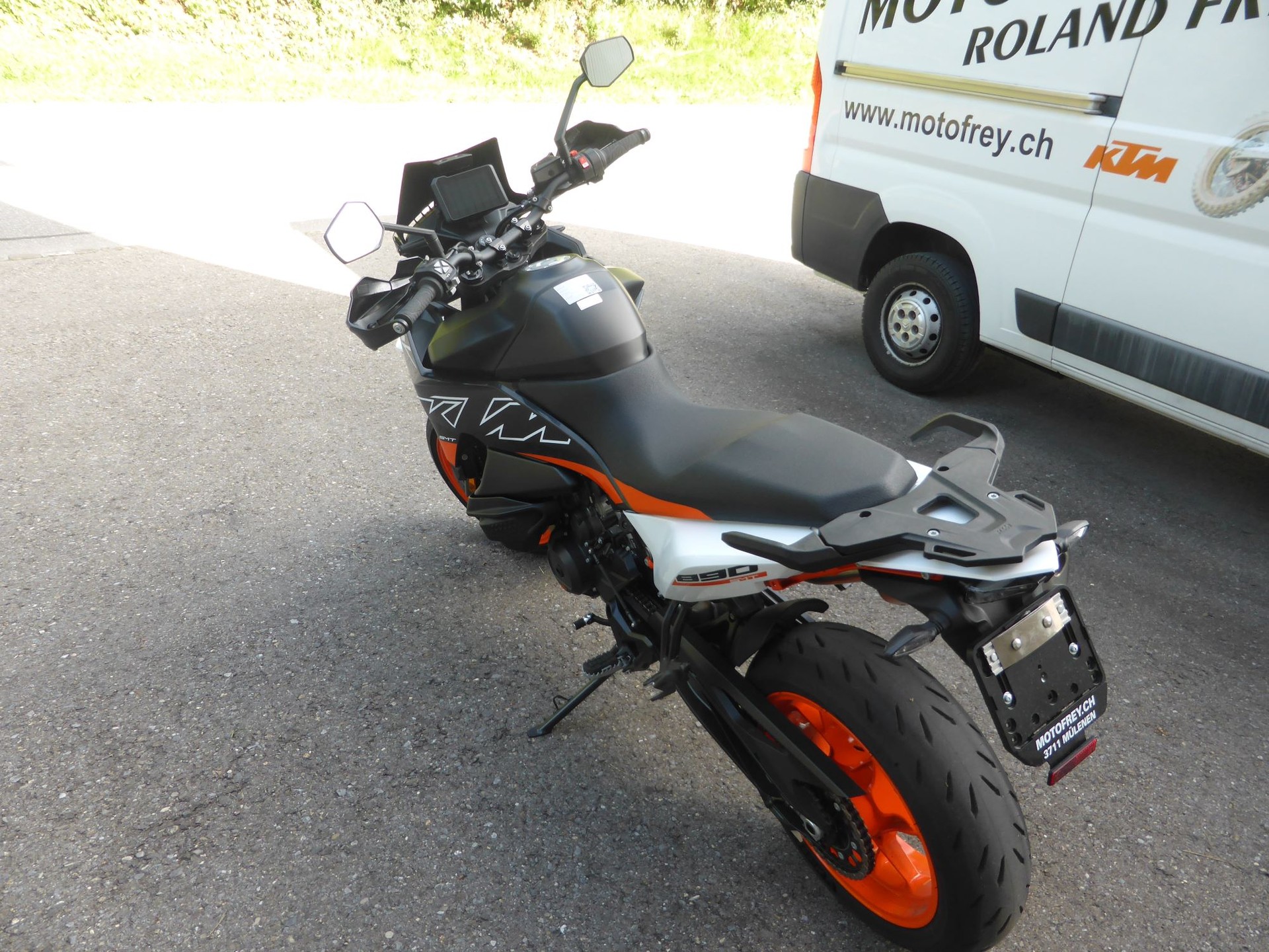 KTM 890 SMT-image-3