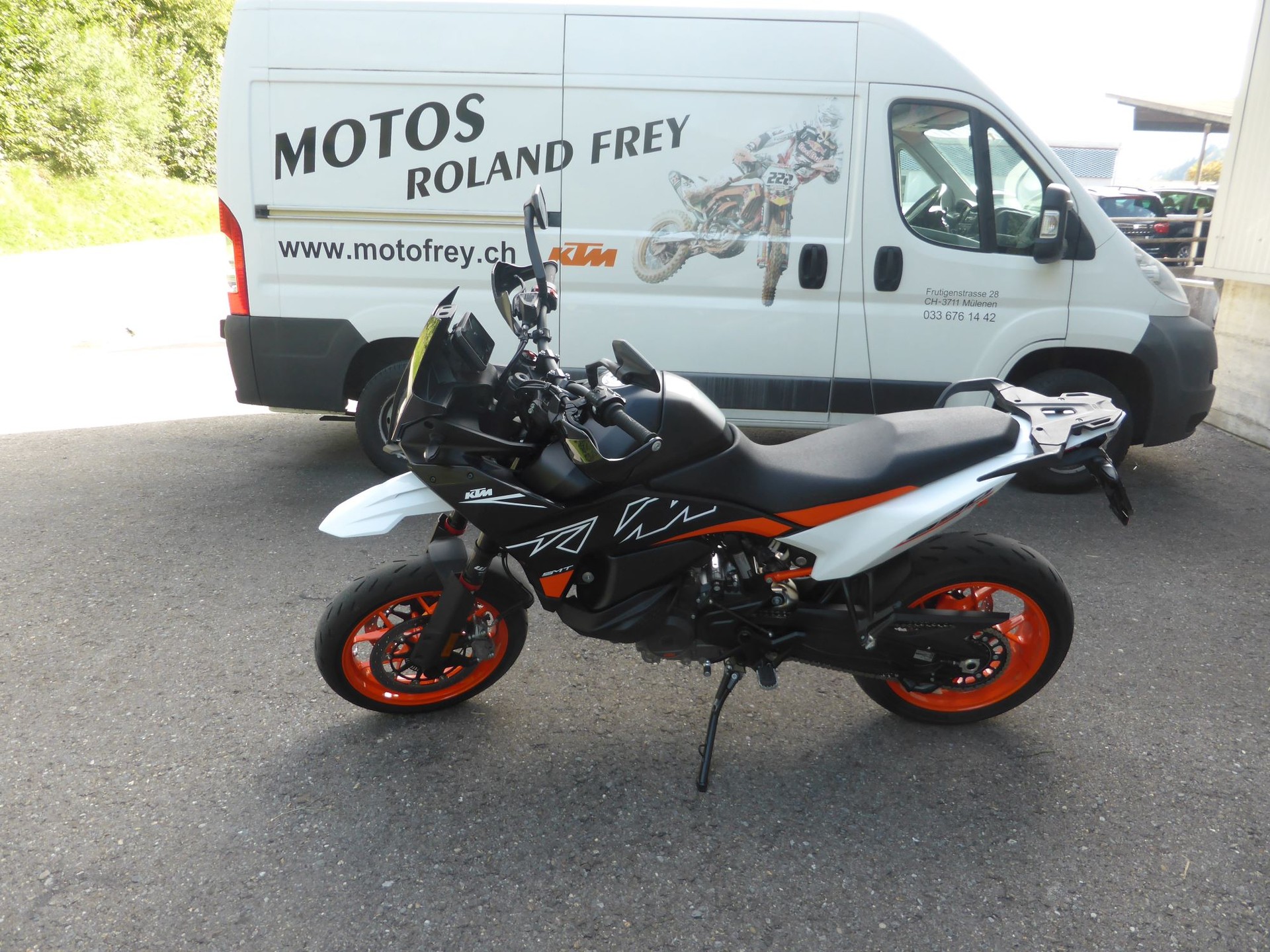 KTM 890 SMT-image-2