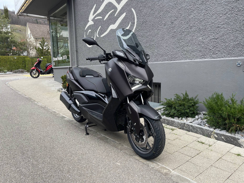 YAMAHA XMAX 300 Tech Max-showroom-element-1