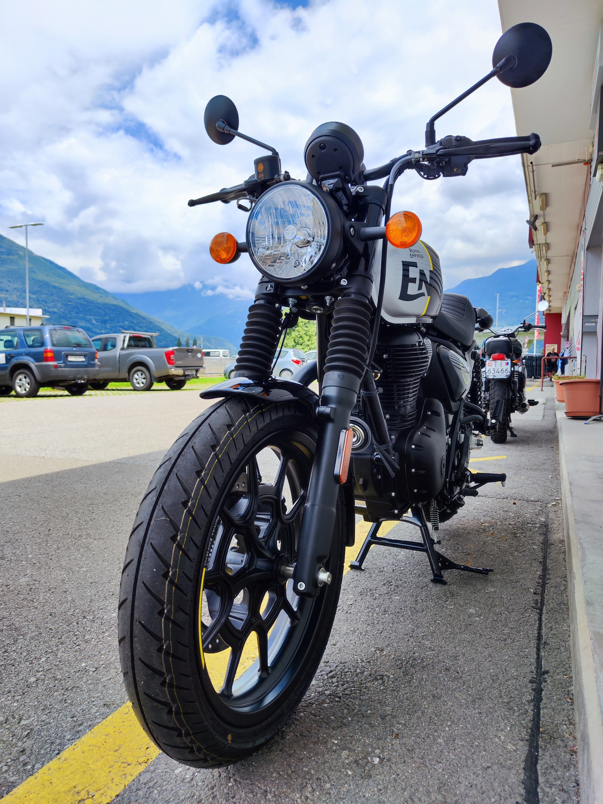 ROYAL ENFIELD HNTR 350-image-4