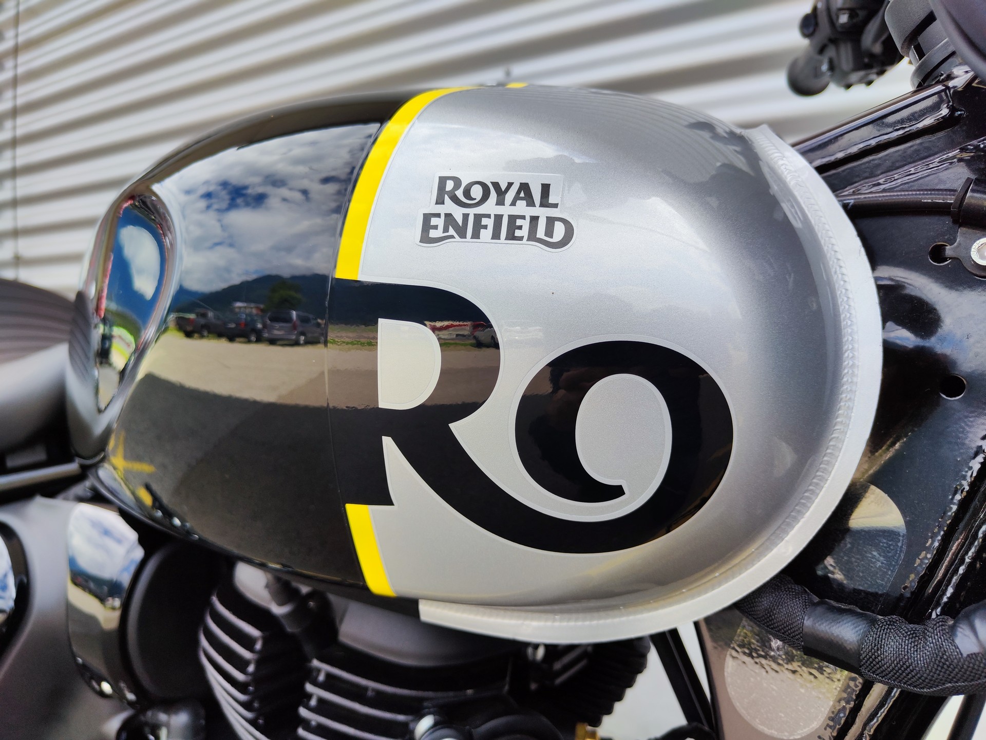 ROYAL ENFIELD HNTR 350-showroom-element-3
