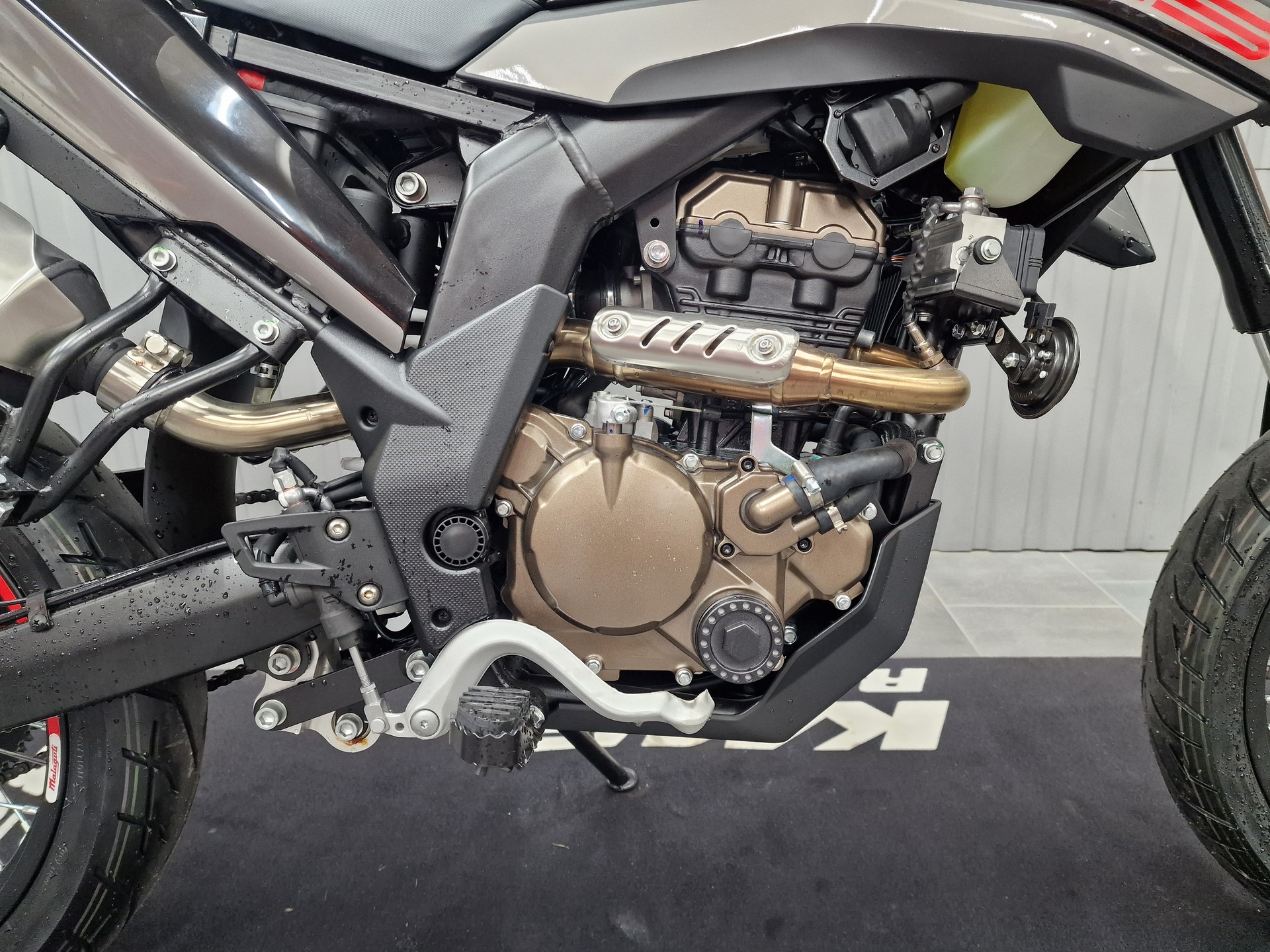 MALAGUTI XSM 125 ABS-showroom-element-1