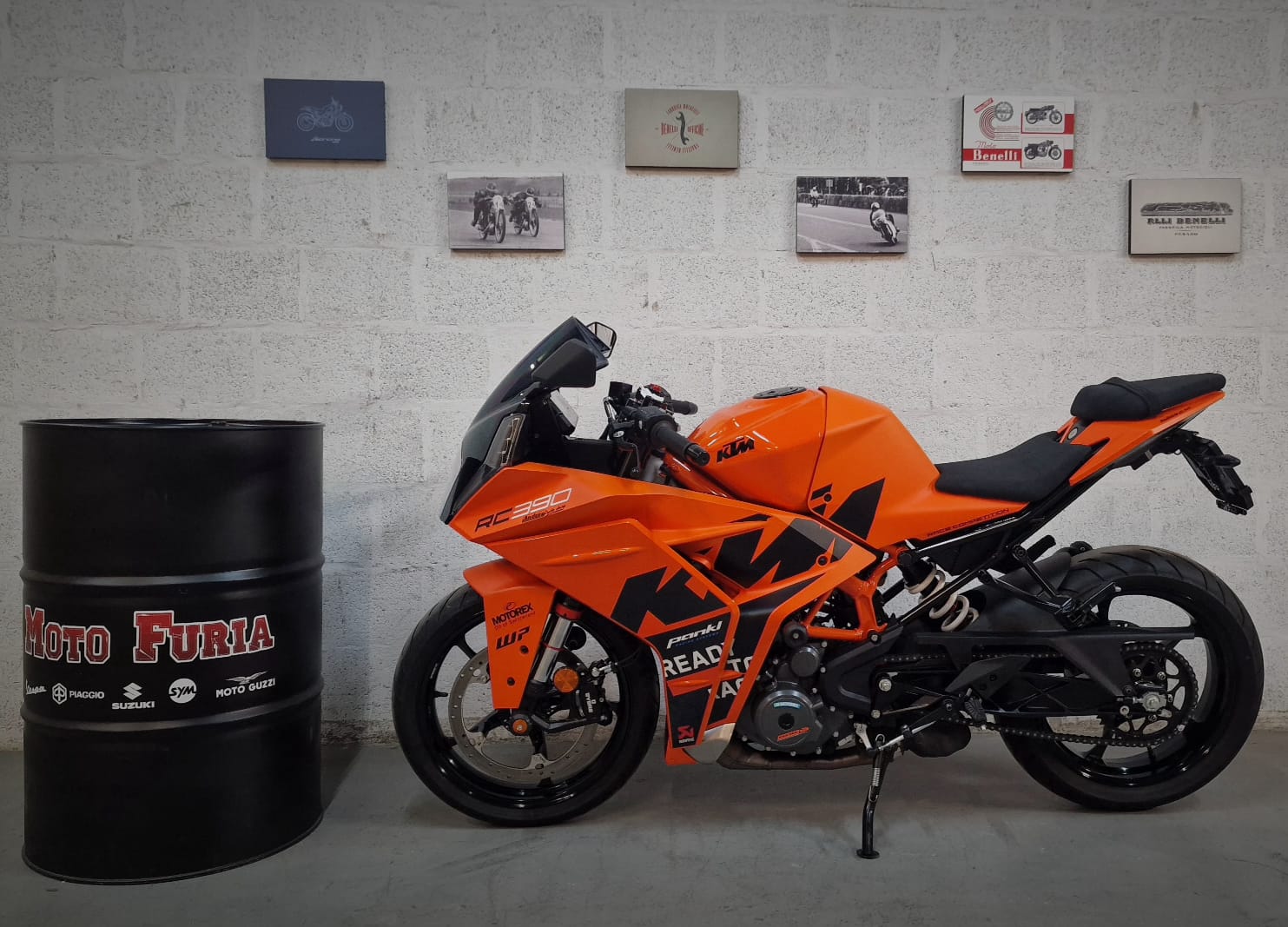 KTM RC 390-showroom-element-1