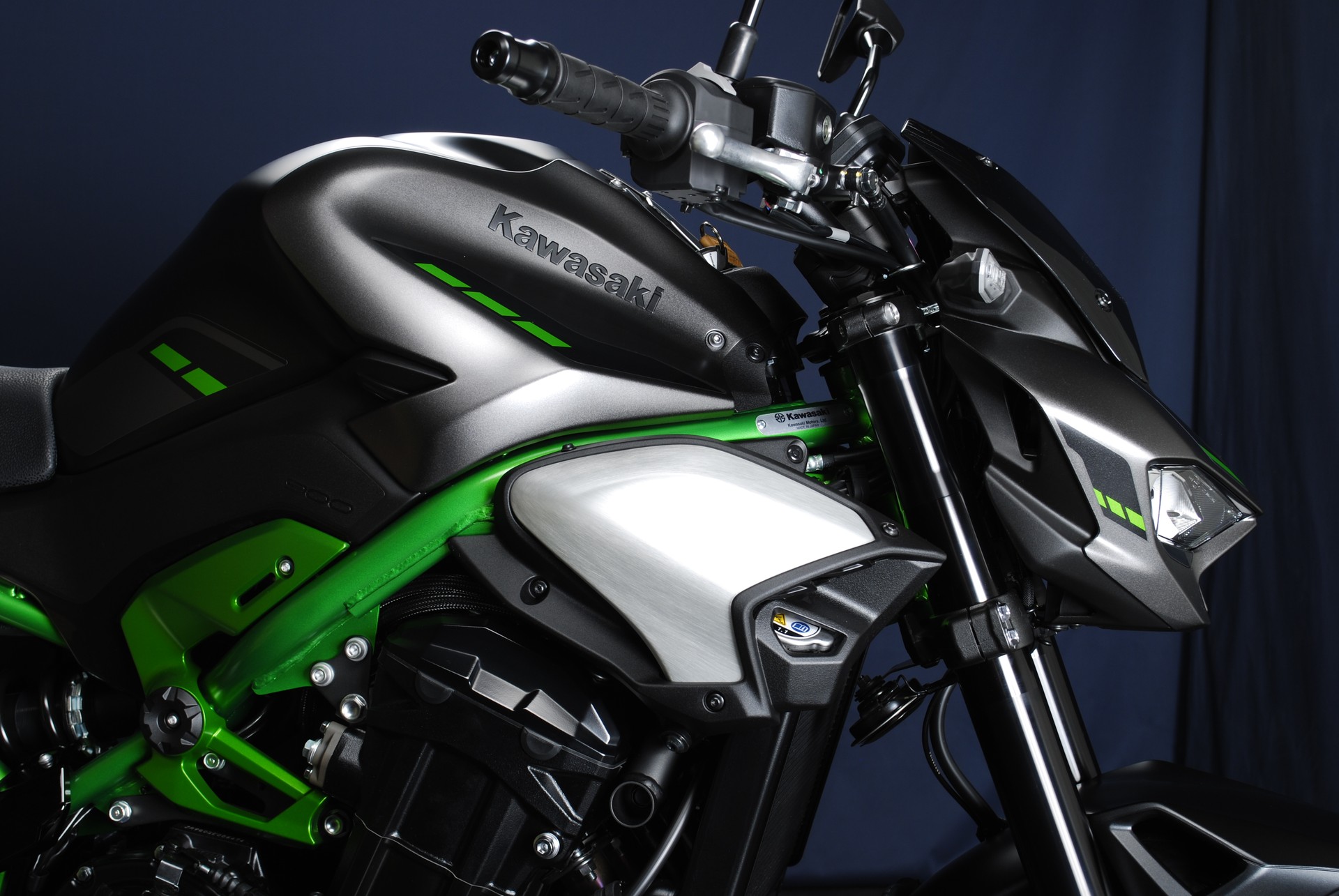 KAWASAKI Z 900 (70kW) MY25 - 35 kW möglich-showroom-element-3