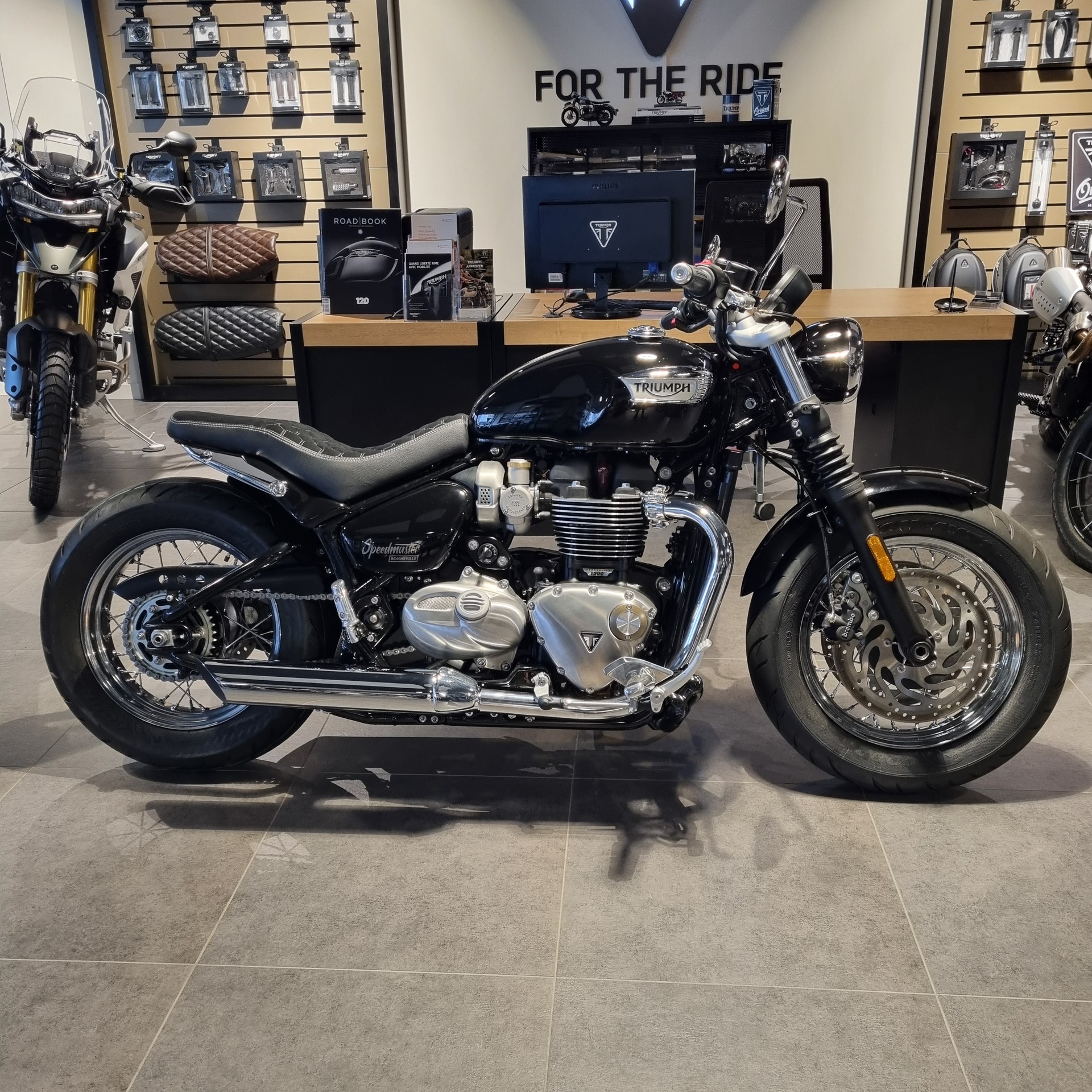TRIUMPH Bonneville 1200 Speedmaster-showroom-element-1