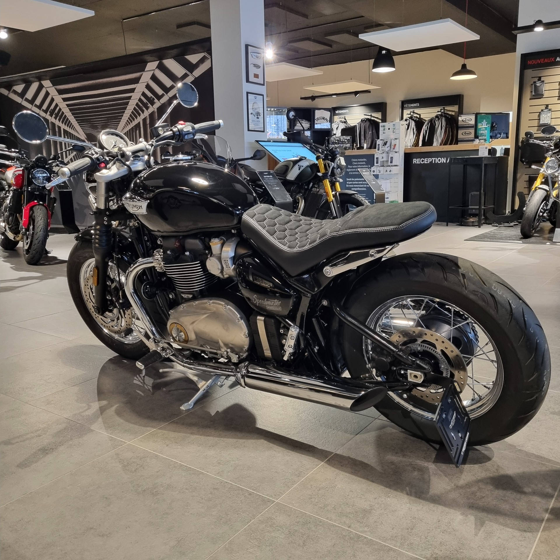 TRIUMPH Bonneville 1200 Speedmaster-showroom-element-3