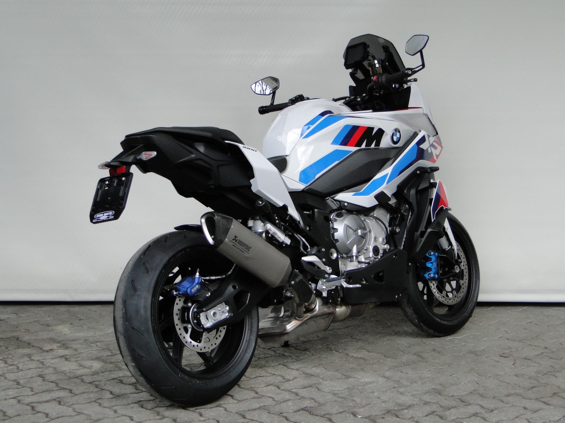BMW M 1000 XR-showroom-element-3