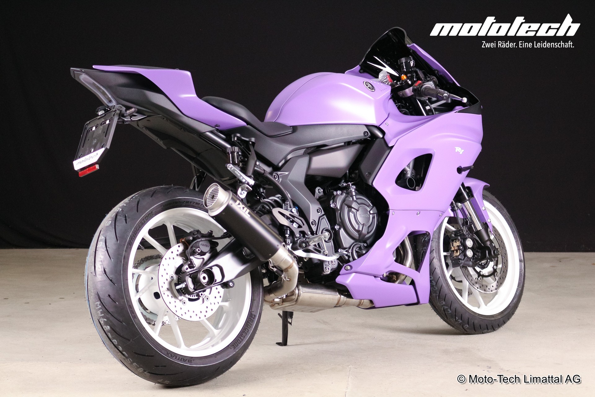 YAMAHA YZF-R7-showroom-element-2
