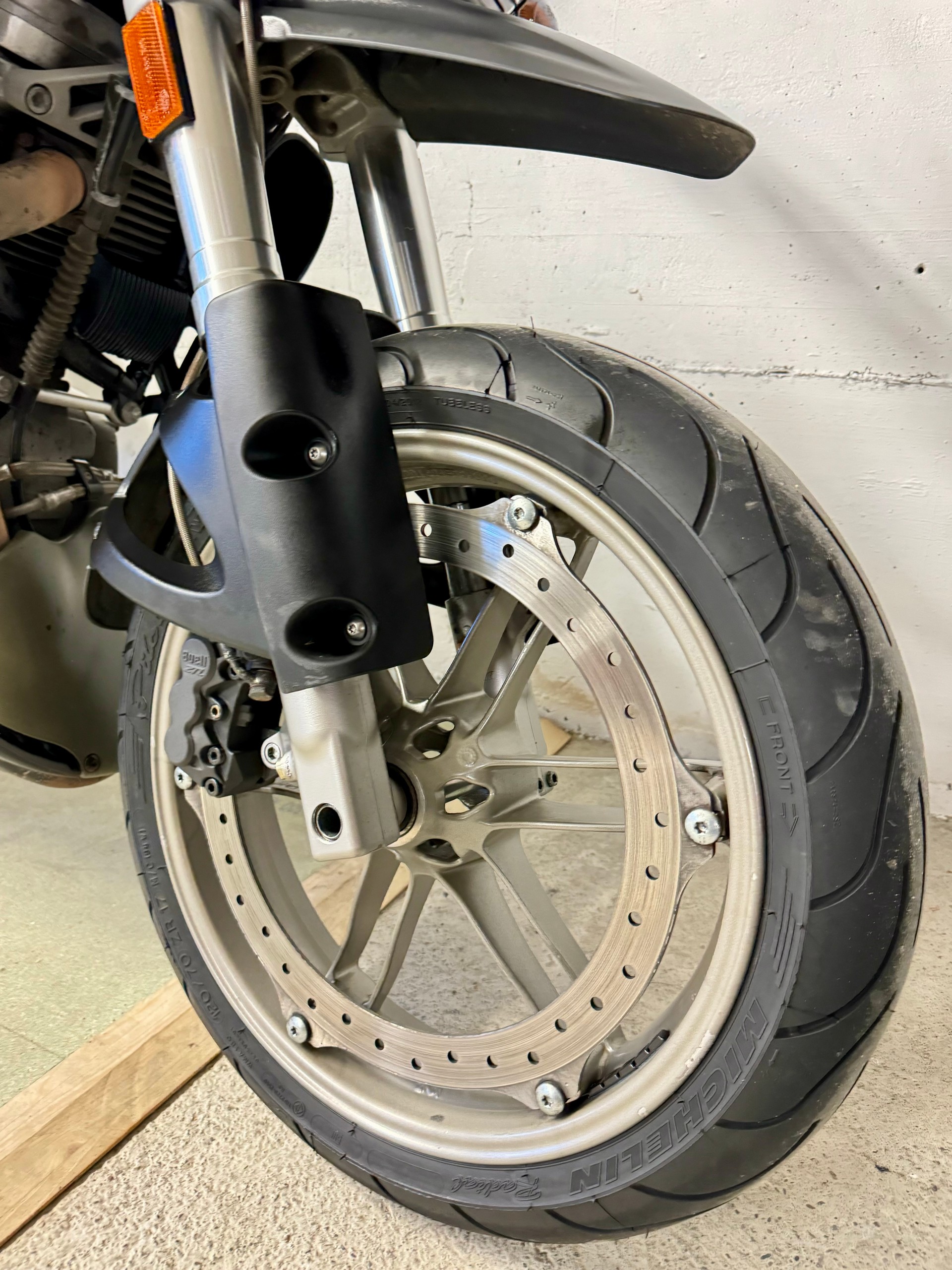 BUELL XB12X Ulysses-showroom-element-1