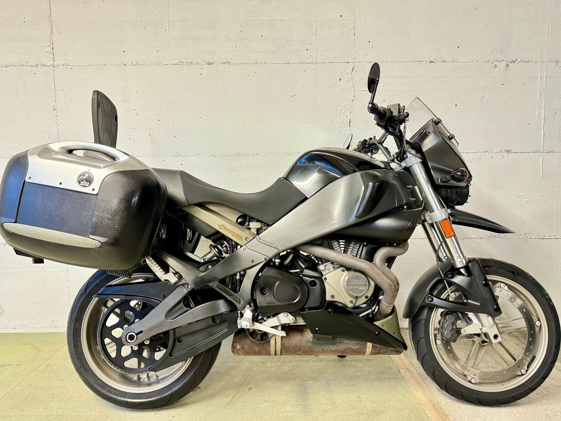 BUELL XB12X Ulysses-showroom-element-3