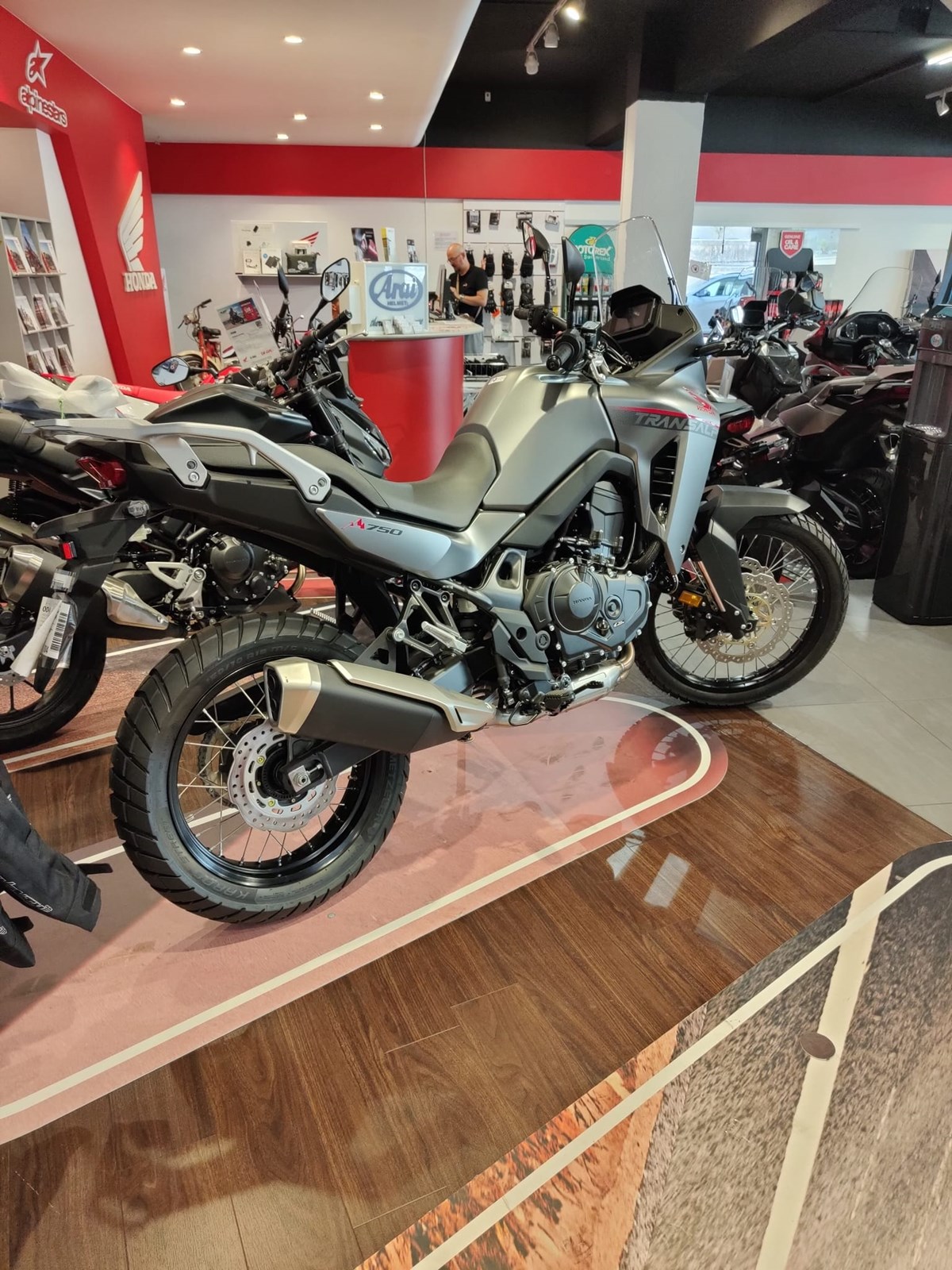 HONDA XL 750 Transalp-image-4