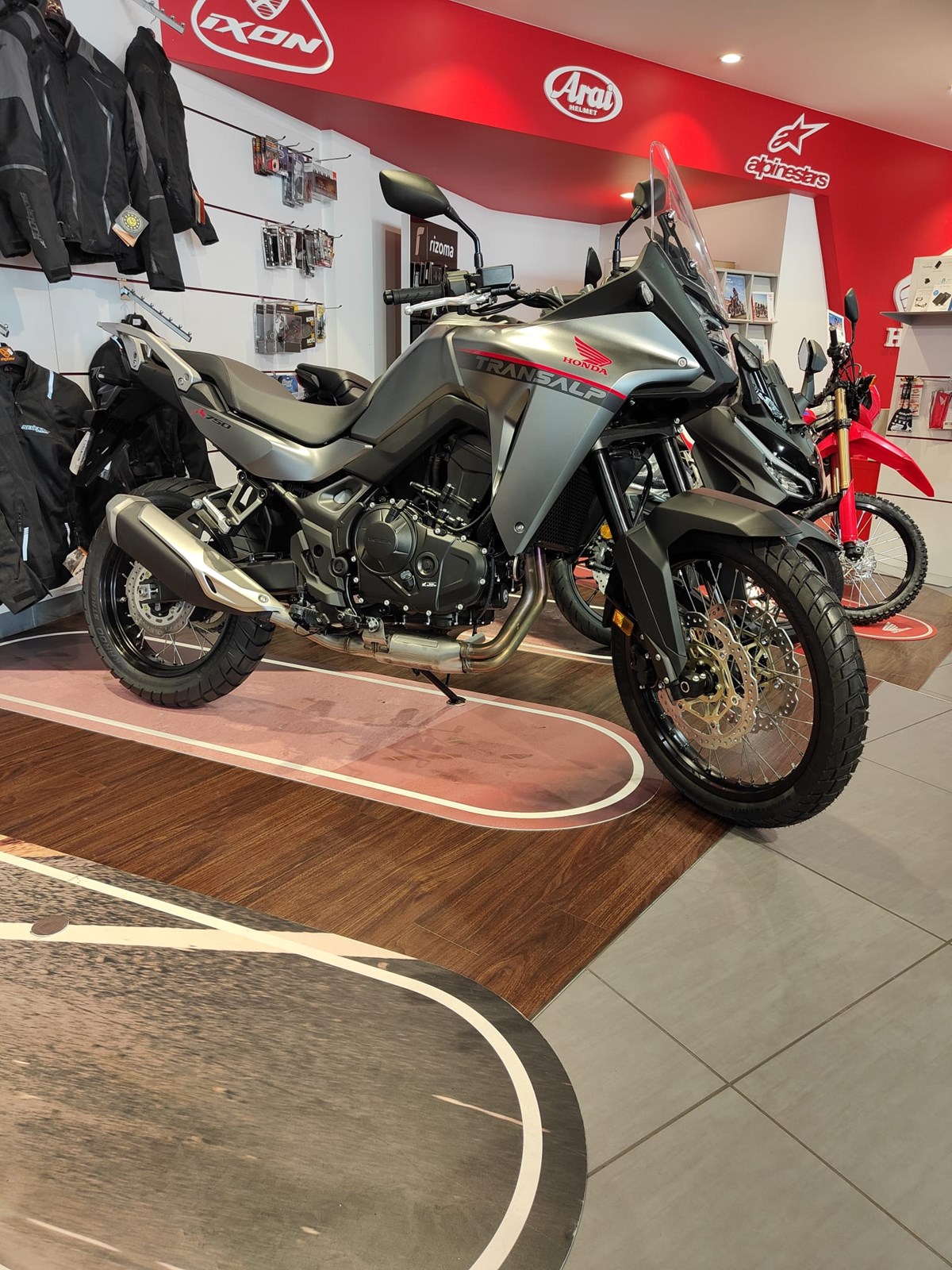 HONDA XL 750 Transalp-image-1
