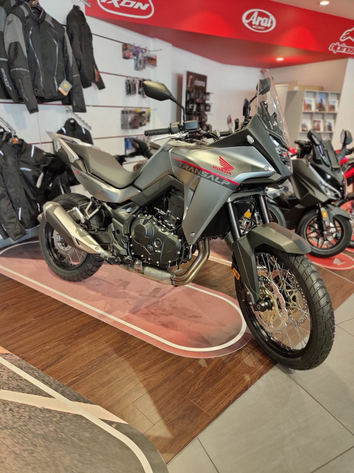 HONDA XL 750 Transalp-image-0