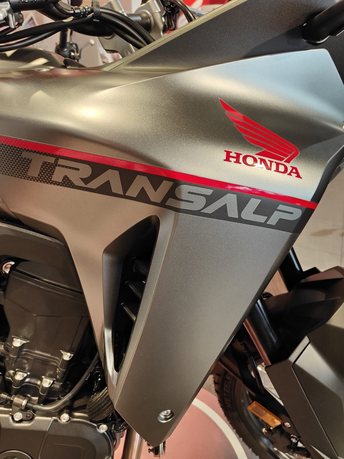 HONDA XL 750 Transalp-image-5