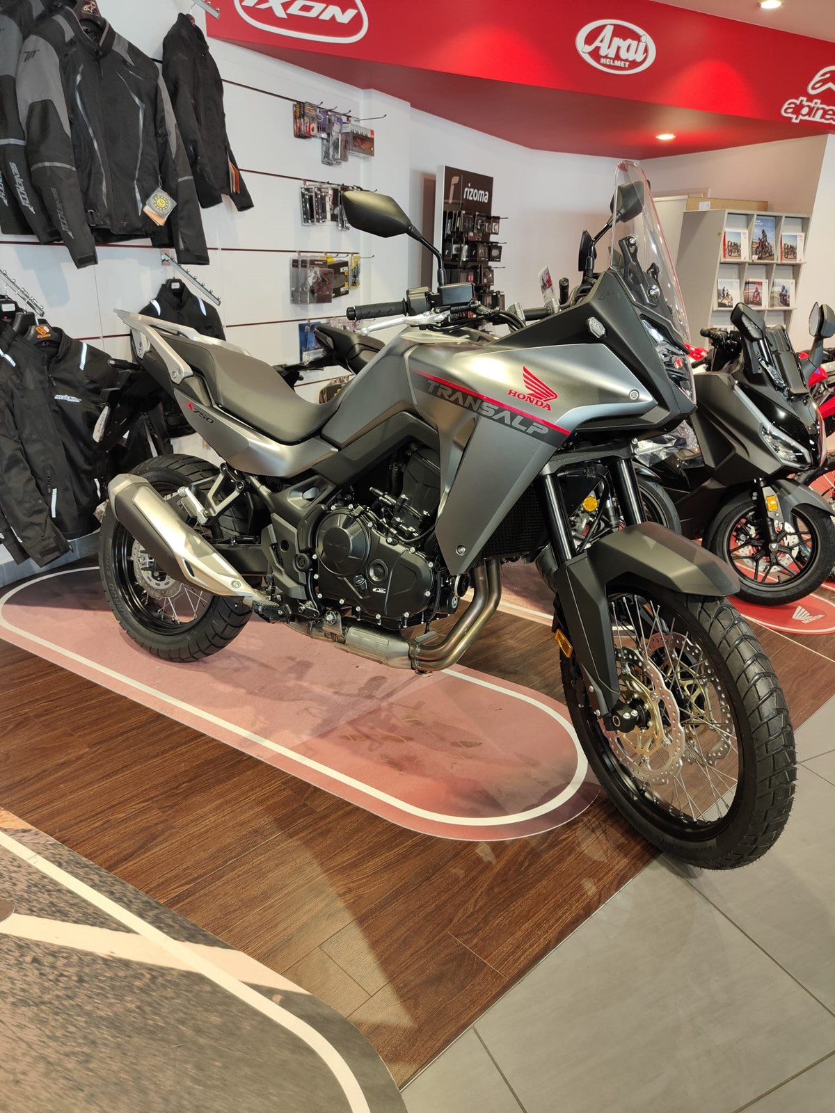 HONDA XL 750 Transalp-image-2