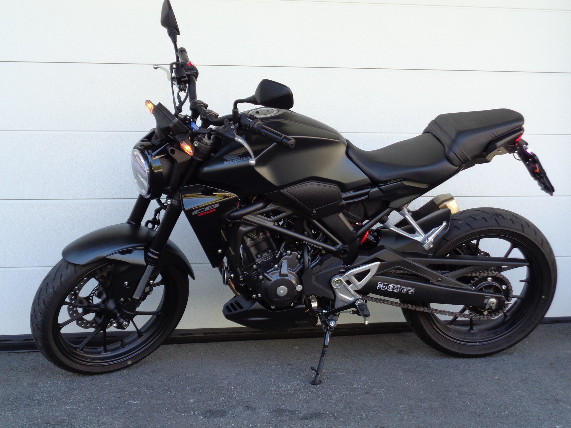 HONDA CB 300 R-image-3