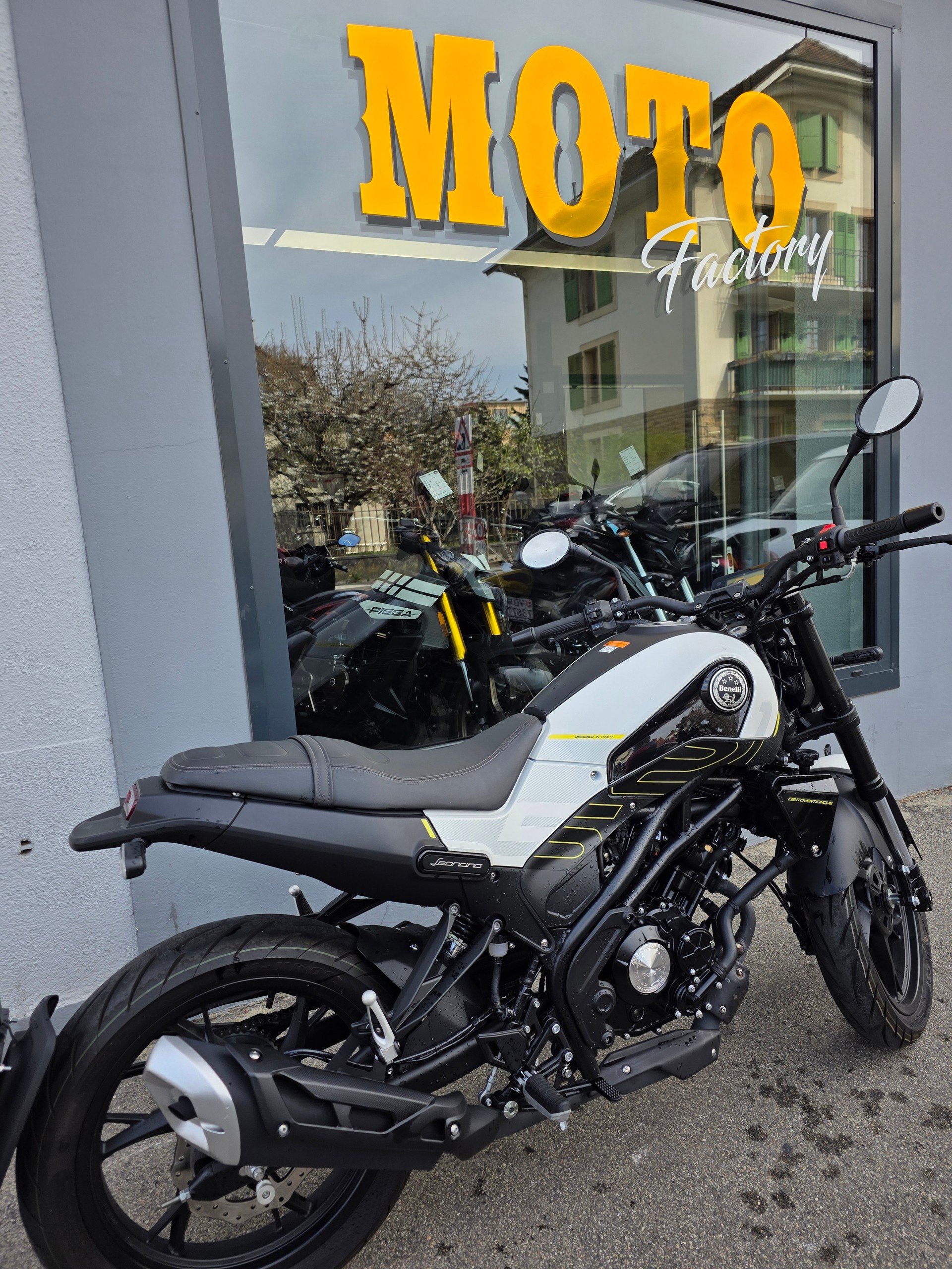 BENELLI Leoncino 125-showroom-element-2