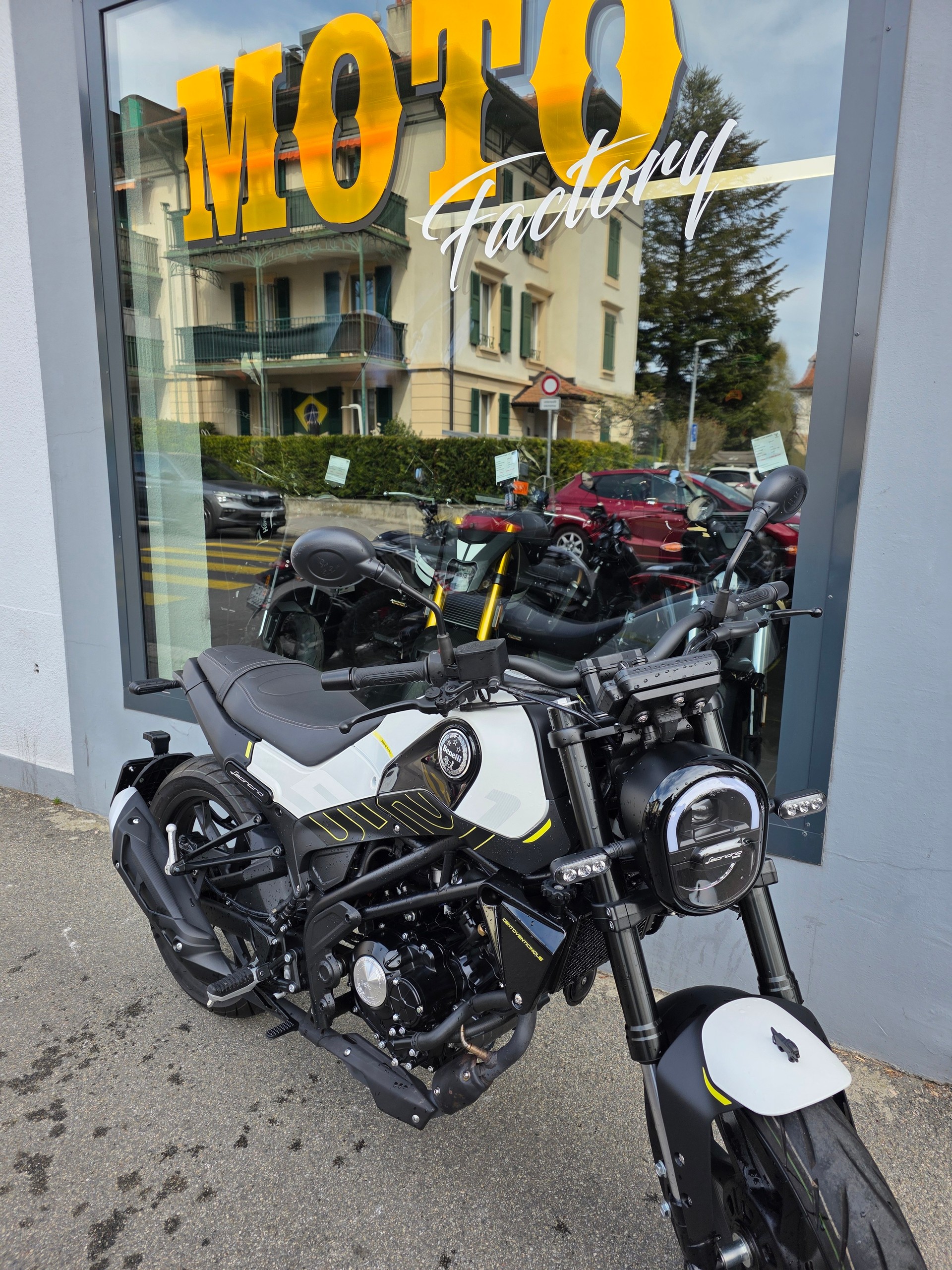 BENELLI Leoncino 125-showroom-element-1