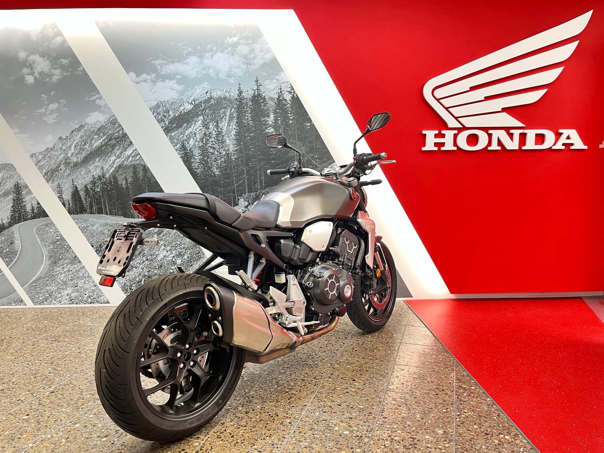 HONDA CB 1000 R ABS-showroom-element-3