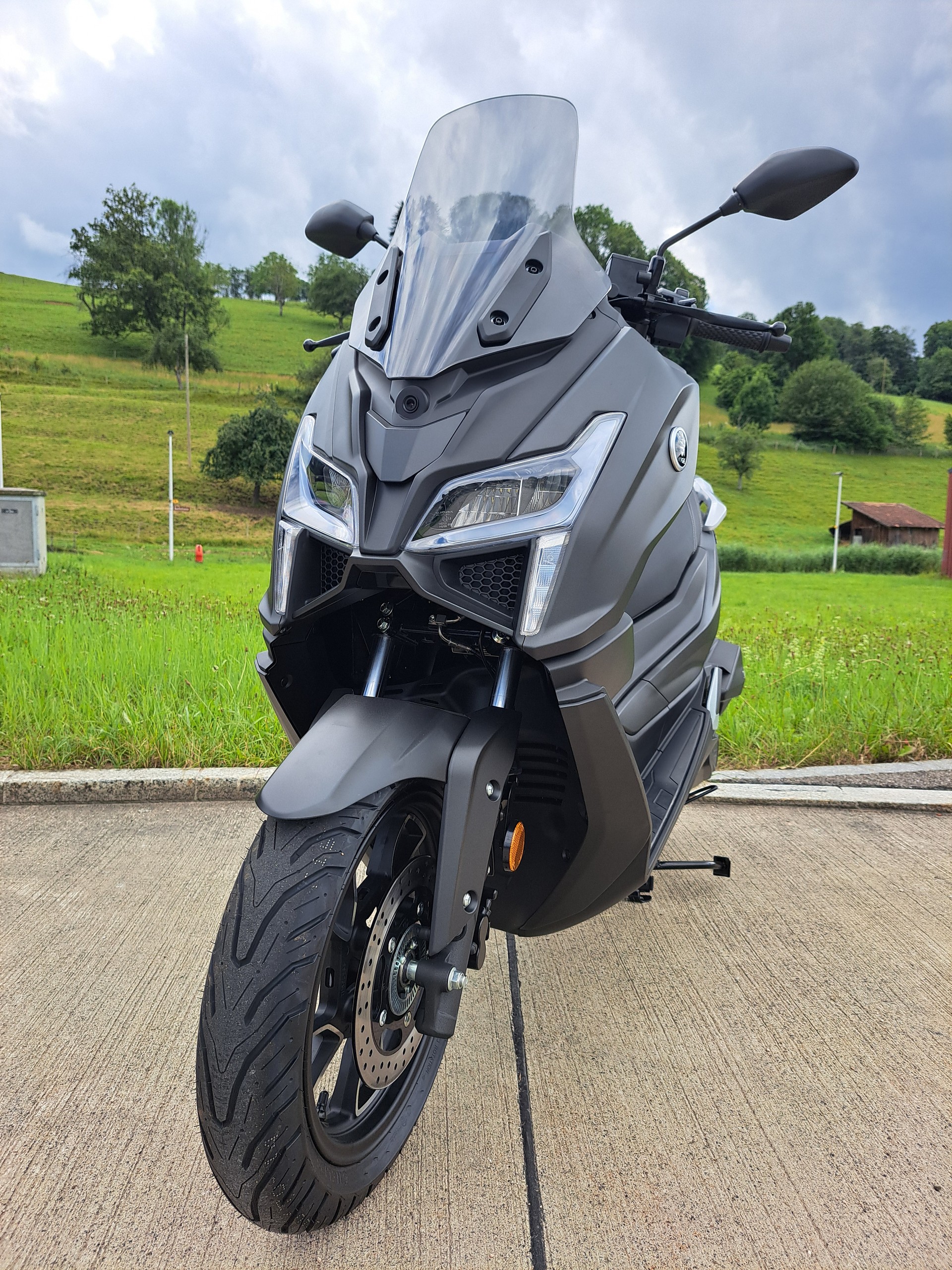 VOGE SR1 GT-showroom-element-3