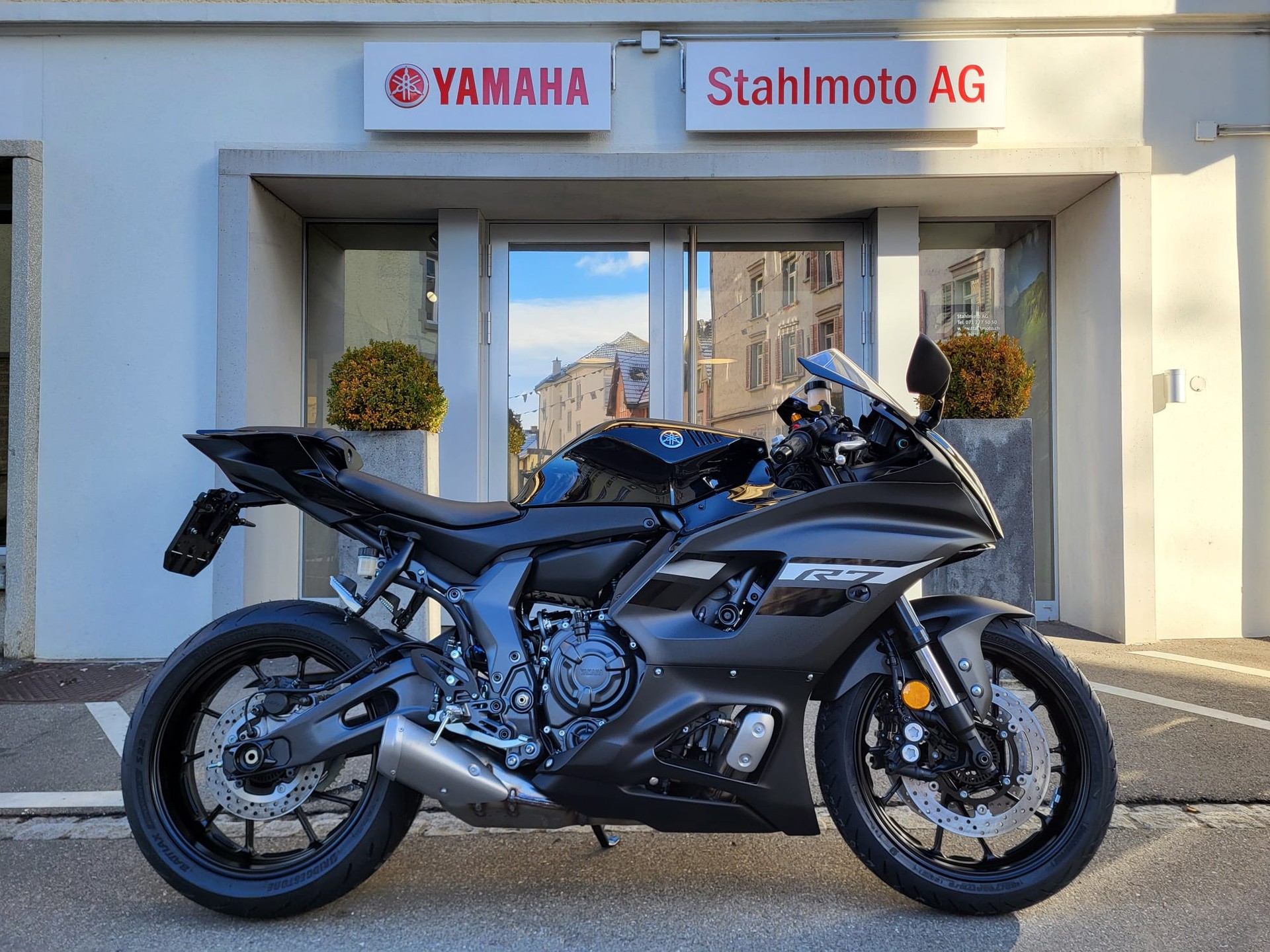 YAMAHA YZF-R7