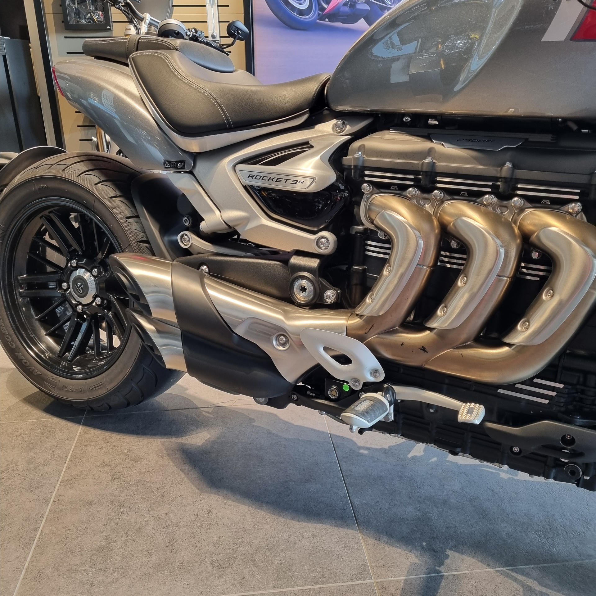TRIUMPH Rocket 3 R-showroom-element-3