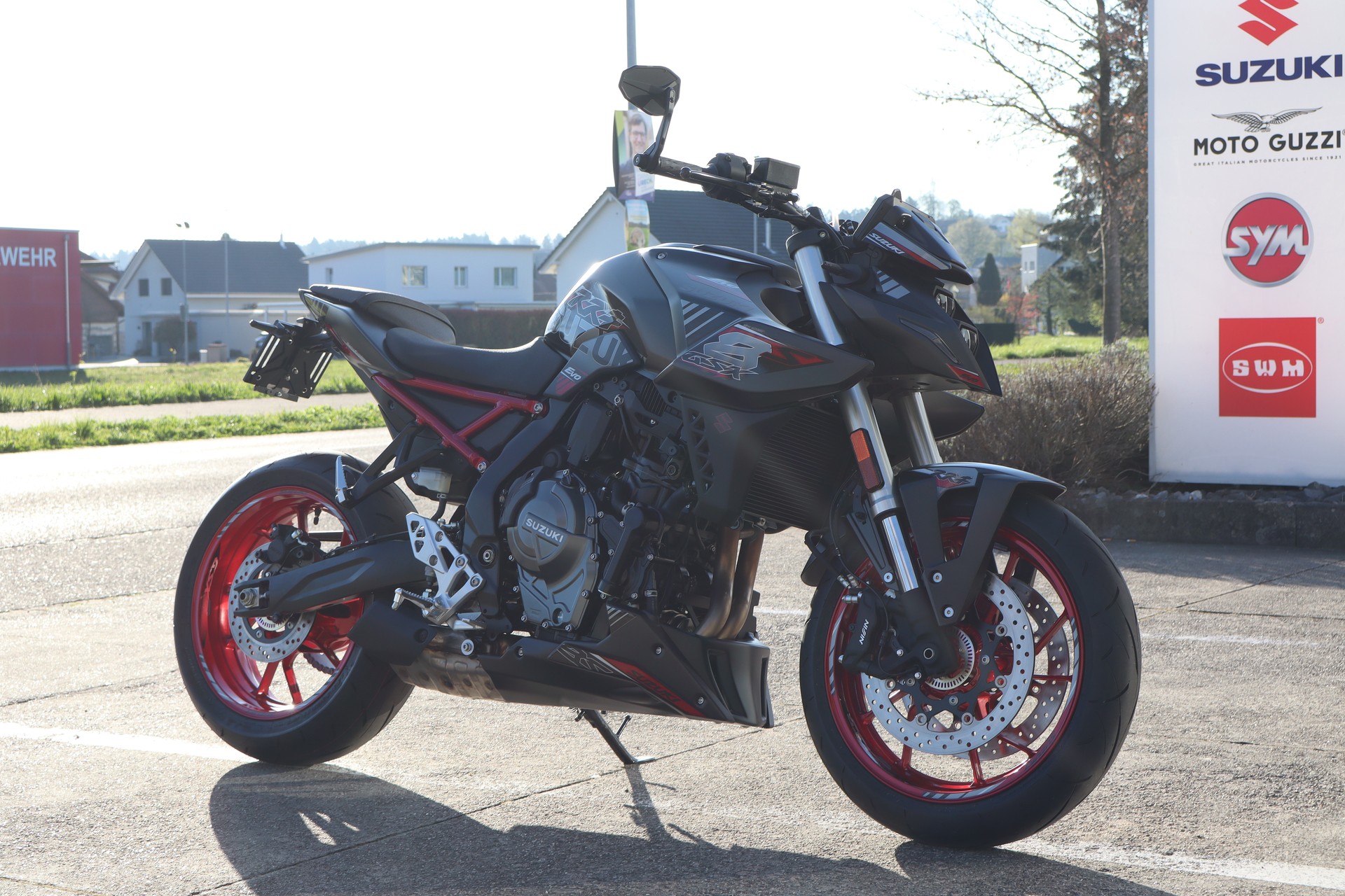 SUZUKI GSX-8S EVO-showroom-element-1