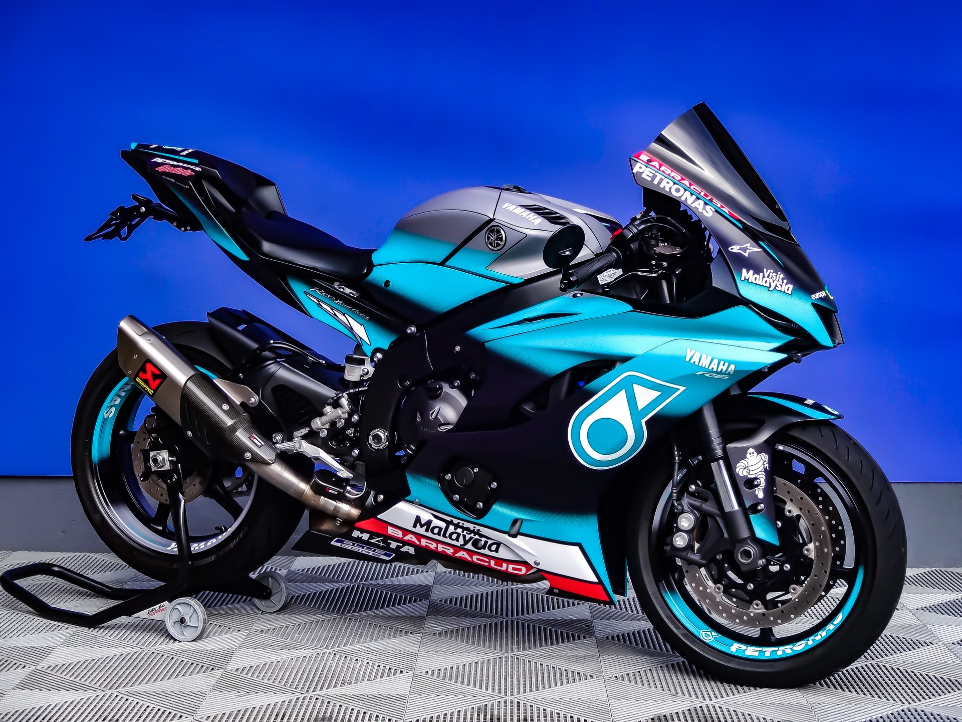 YAMAHA YZF-R6-showroom-element-1
