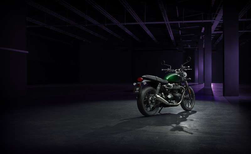 TRIUMPH Speed Twin 900 Stealth Edition