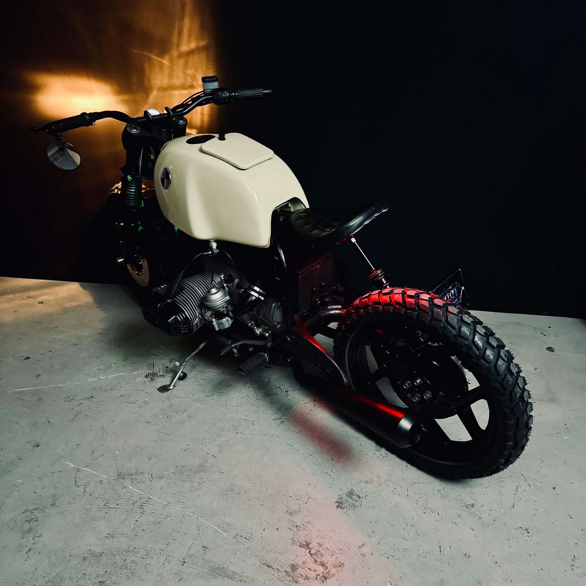 BMW R 80-showroom-element-1
