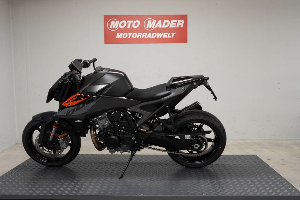 KTM 990 Duke-showroom-element-2