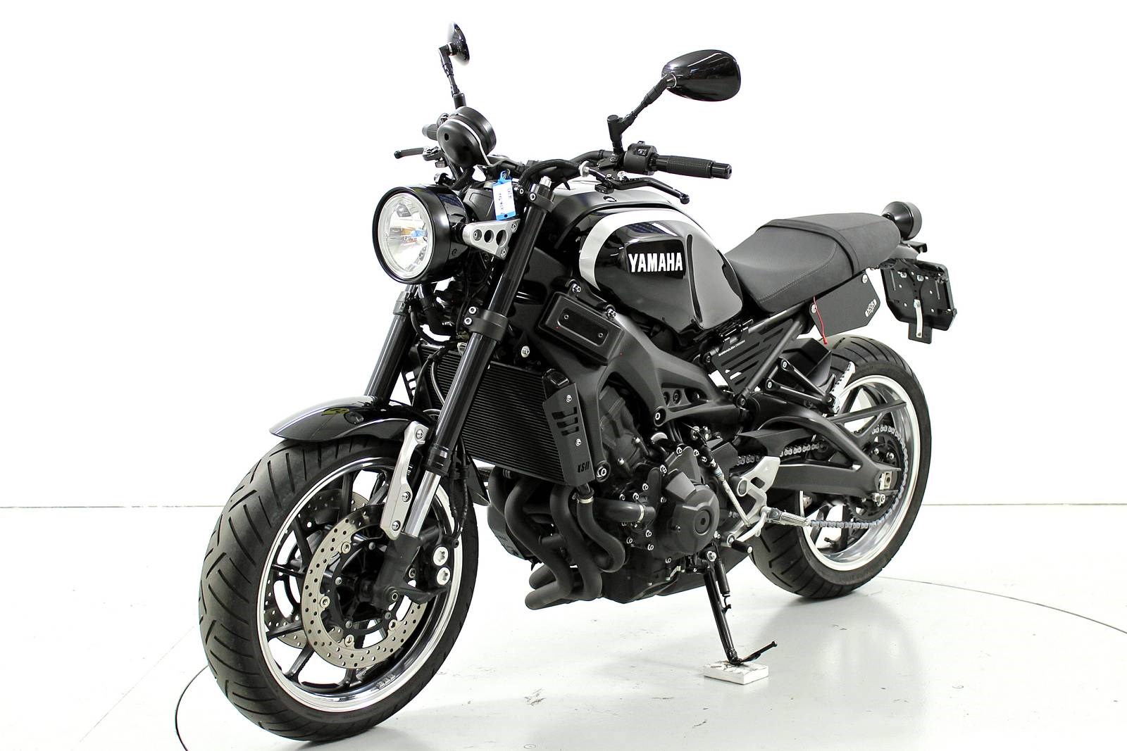 YAMAHA XSR 900 ABS-image-2