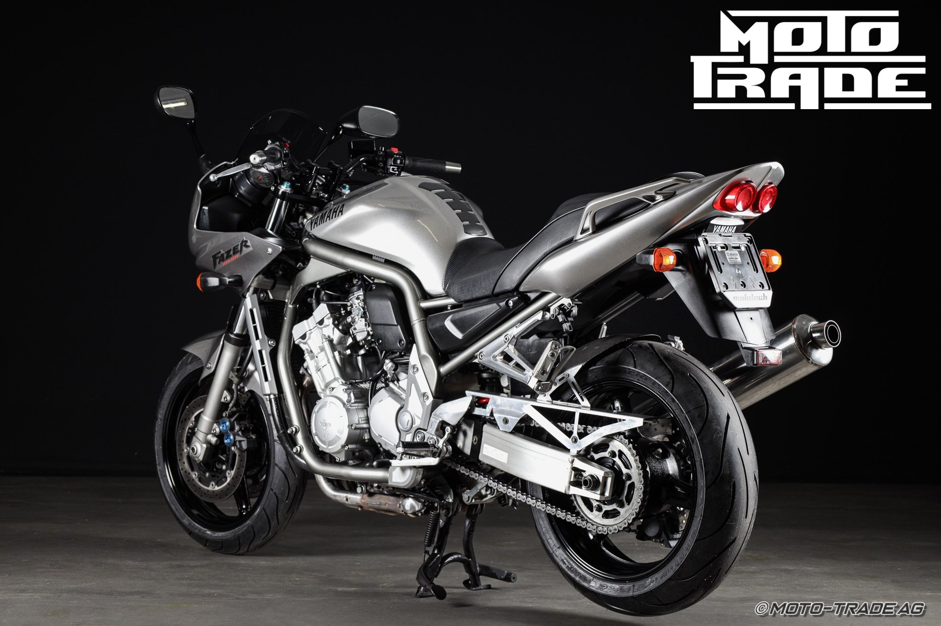YAMAHA Fazer-showroom-element-3