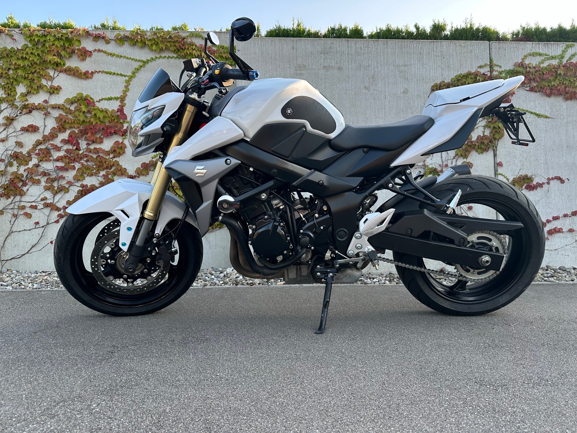 SUZUKI GSR 750 ABS