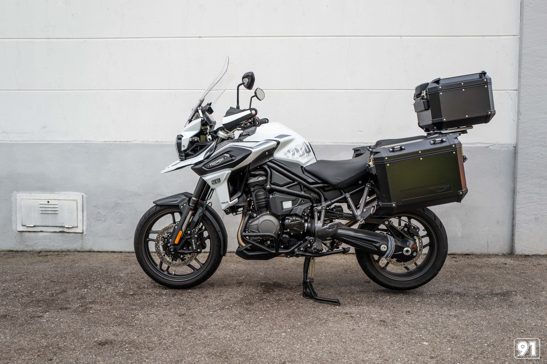 TRIUMPH Tiger 1200 Alpine Edition-showroom-element-2
