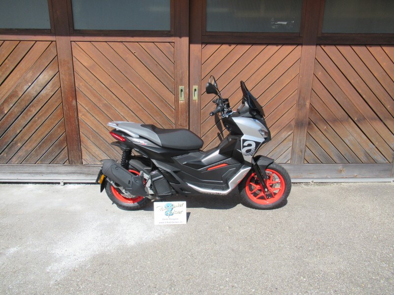 APRILIA SR GT Sport 125 CBS-image-2