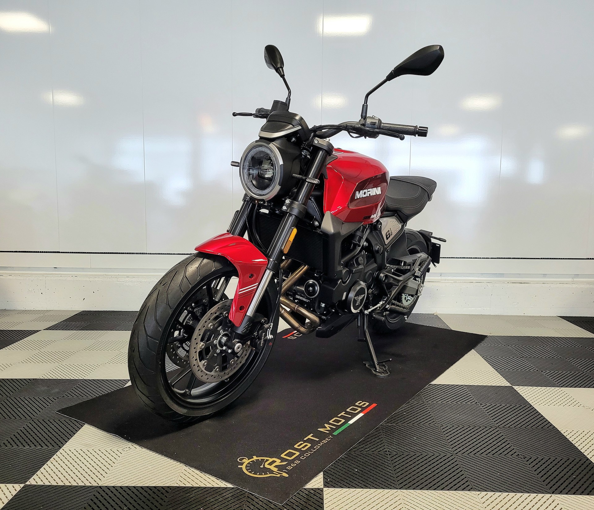 MOTO MORINI Seiemmezzo STR