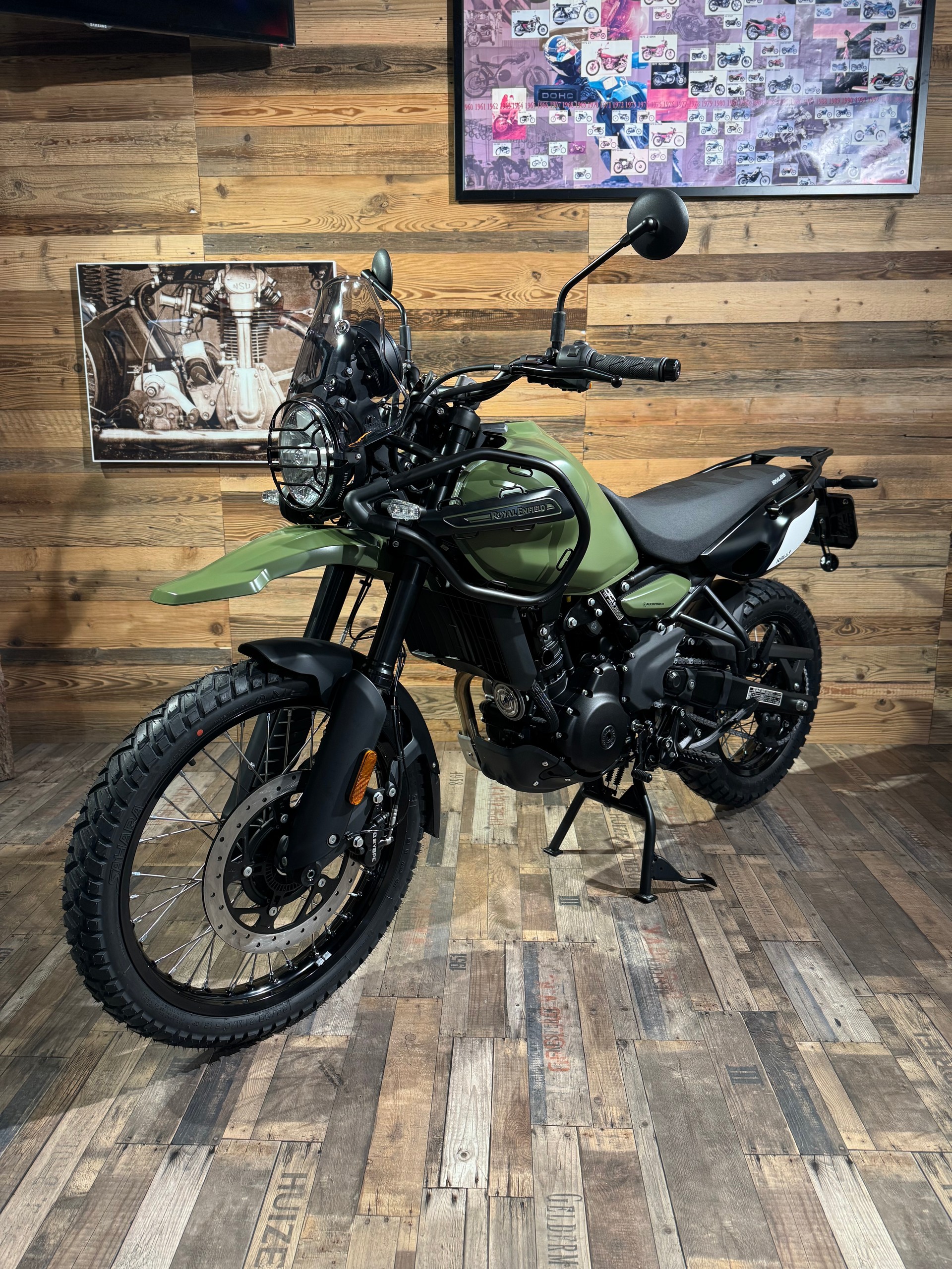ROYAL ENFIELD HIMALAYAN 452-showroom-element-3