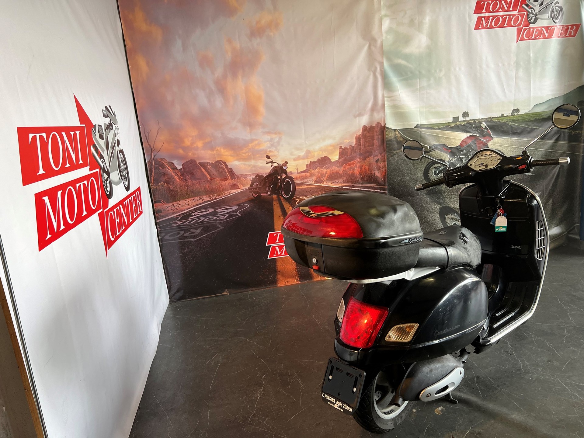 PIAGGIO Vespa 200 GT-showroom-element-3