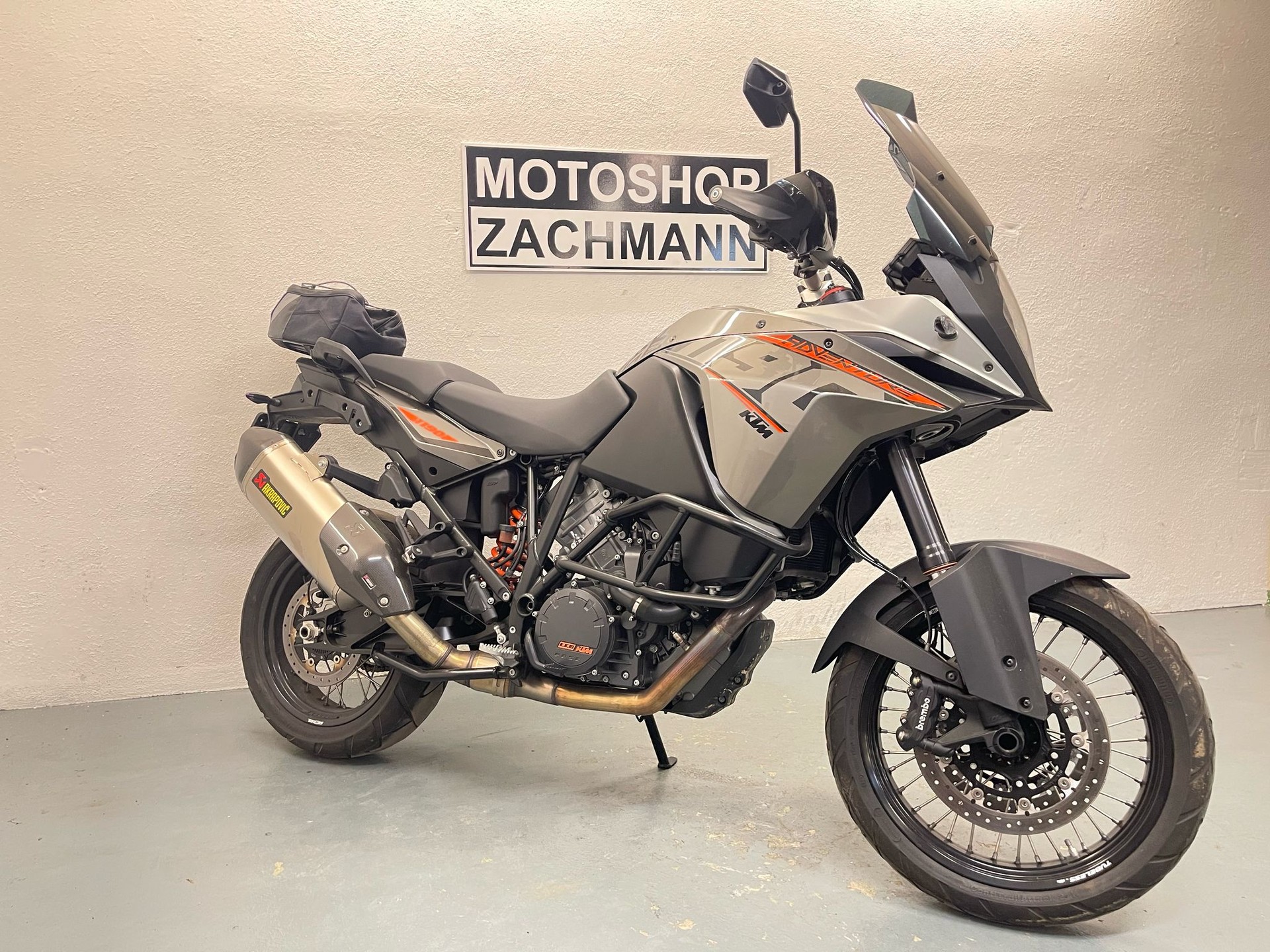 KTM 1190 Adventure ABS-showroom-element-1