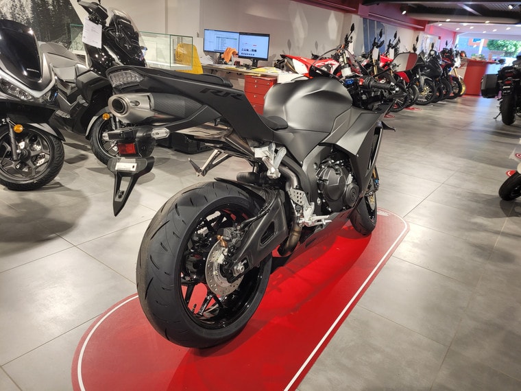 HONDA CBR 600 RR-showroom-element-2