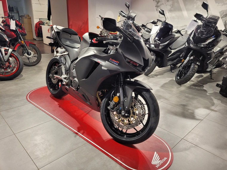 HONDA CBR 600 RR-showroom-element-1