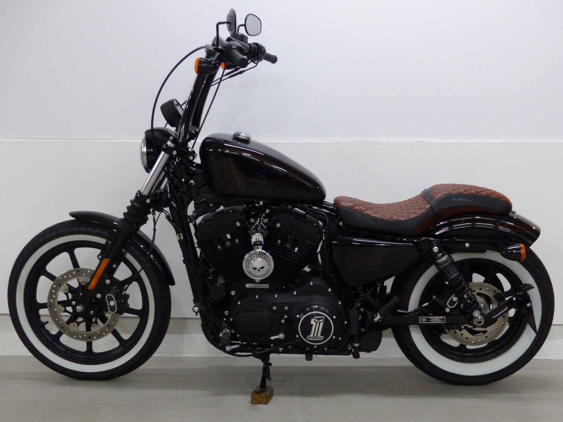 HARLEY-DAVIDSON XL 1200 NS Iron ABS mit Zubehör-showroom-element-2