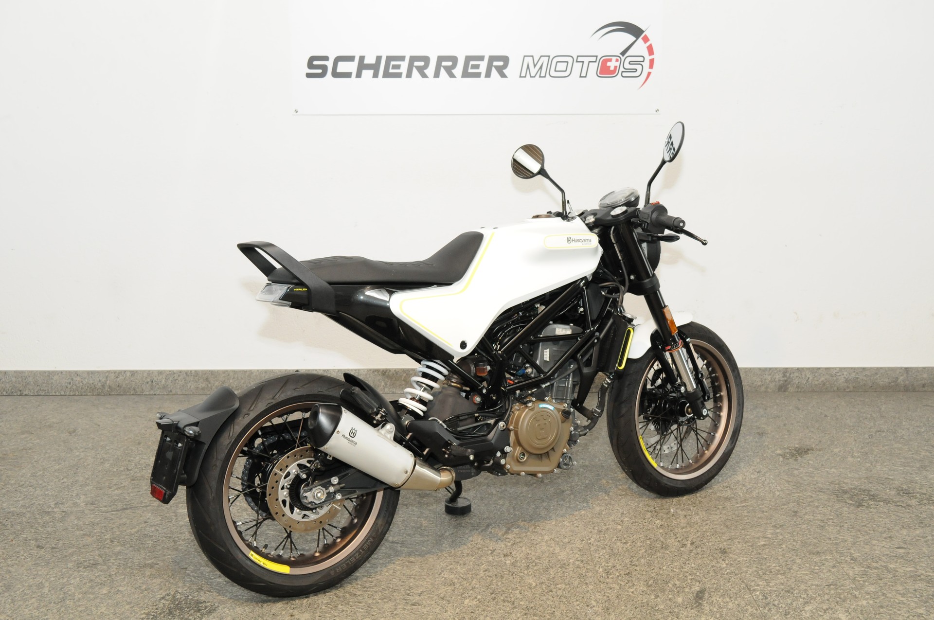 HUSQVARNA Vitpilen 401-showroom-element-2