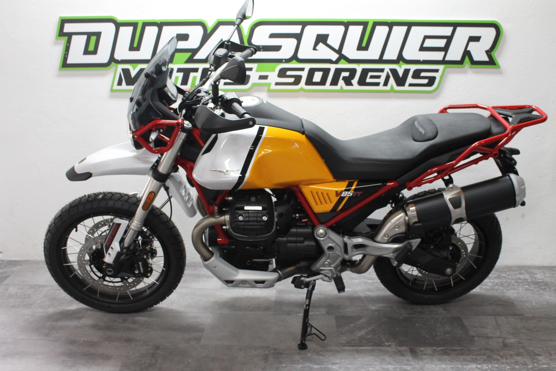 MOTO GUZZI V85 TT Premium Graphics-showroom-element-2