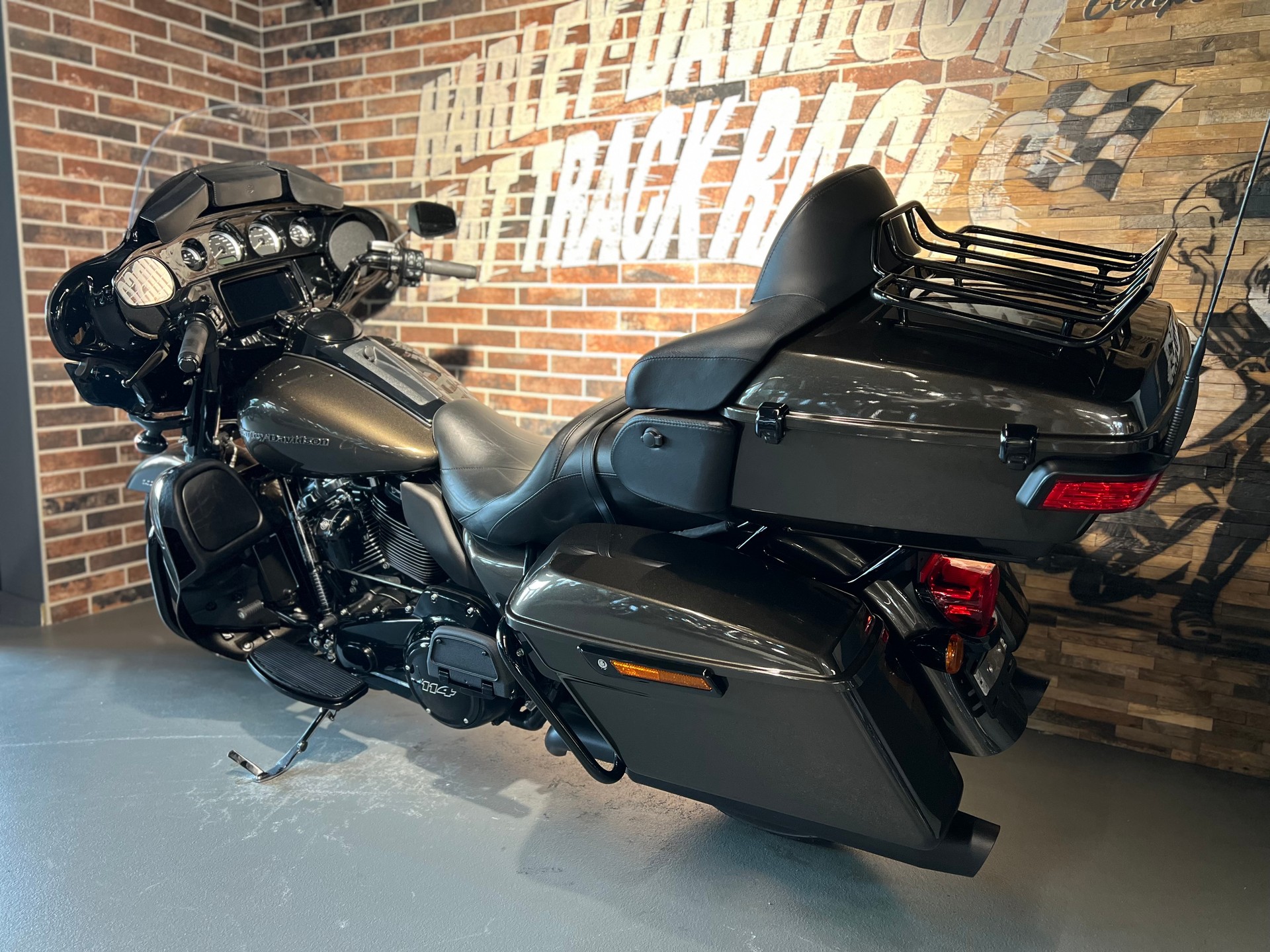 HARLEY-DAVIDSON FLHTK Electra Glide Ultra Limited 114-showroom-element-3