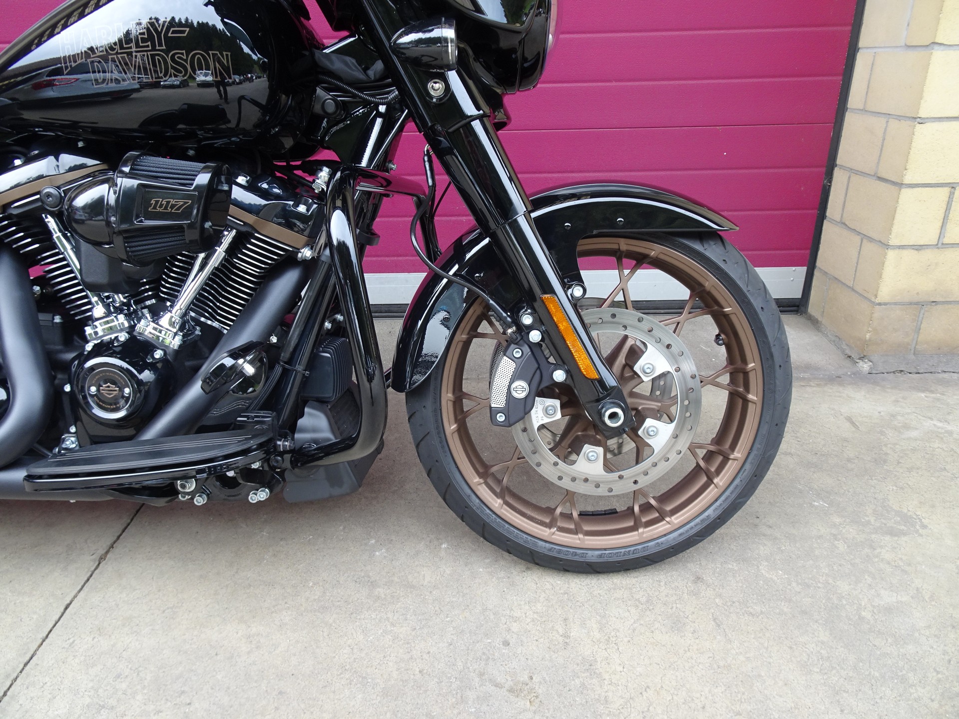 HARLEY-DAVIDSON FLHXST Street Glide ST 117-showroom-element-1