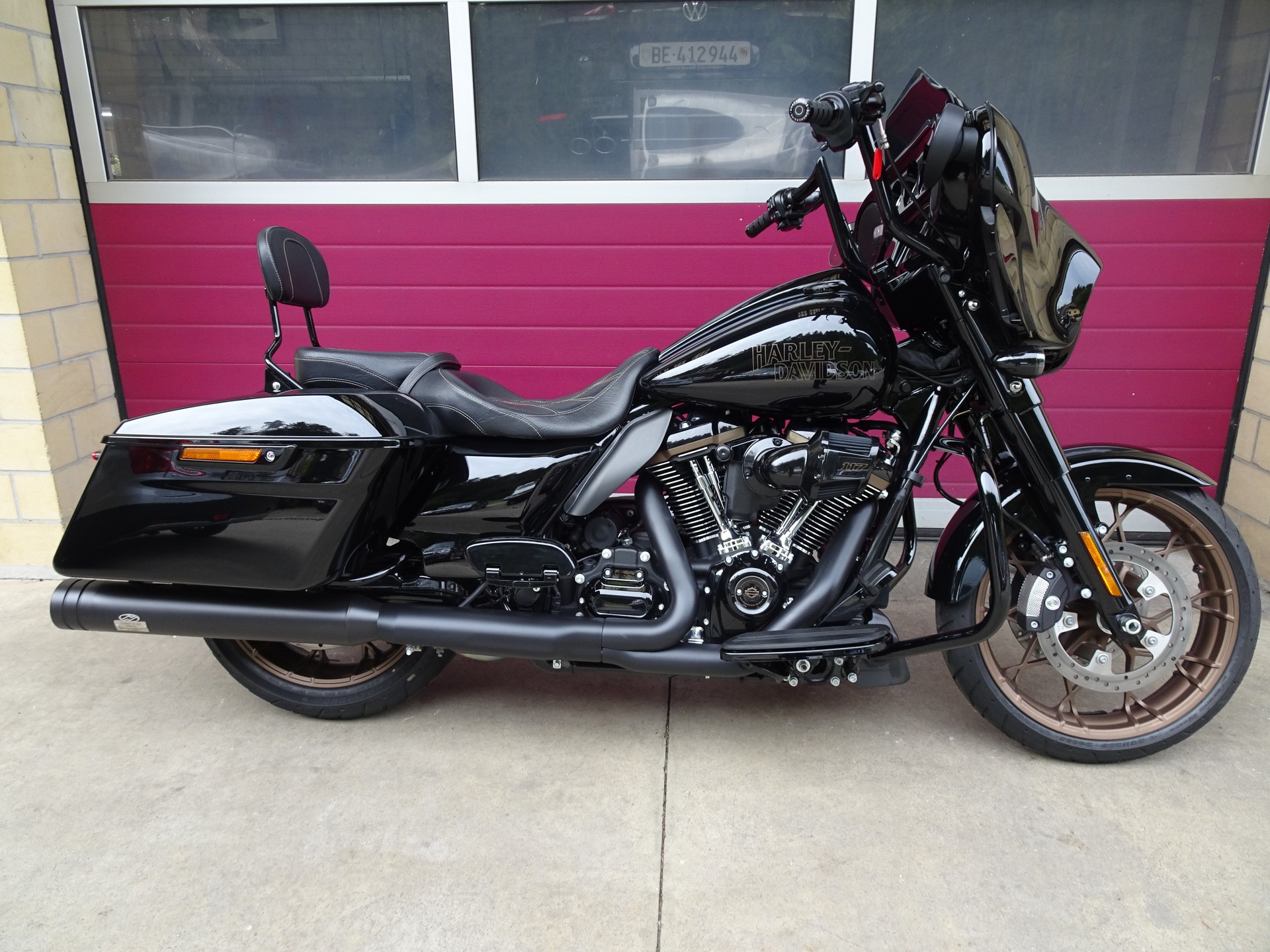 HARLEY-DAVIDSON FLHXST Street Glide ST 117